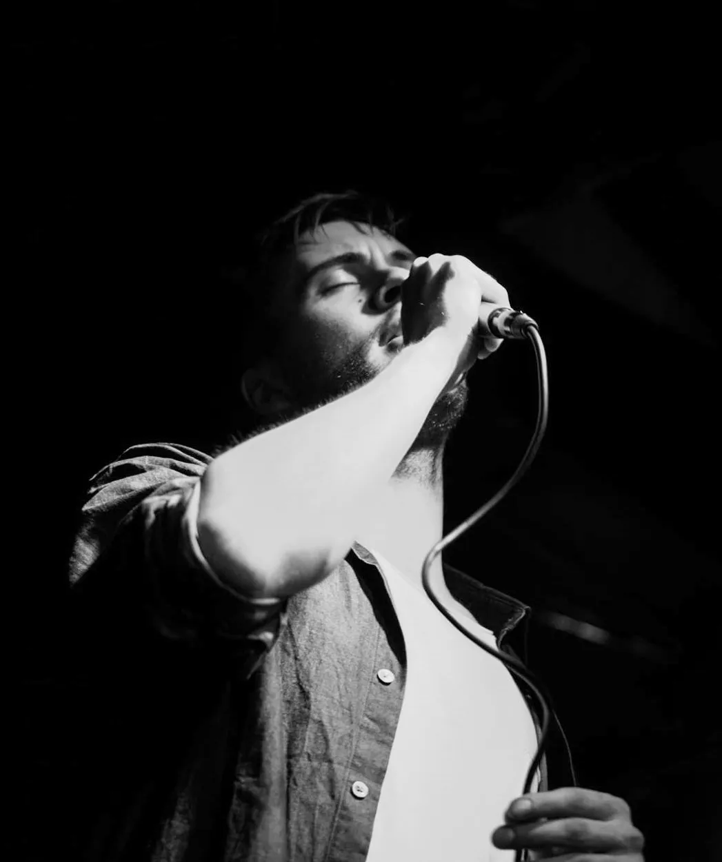 Emil Kampp synger og underviser i sang i København